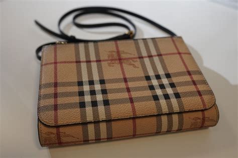 geanta burberry originala|Burberry .